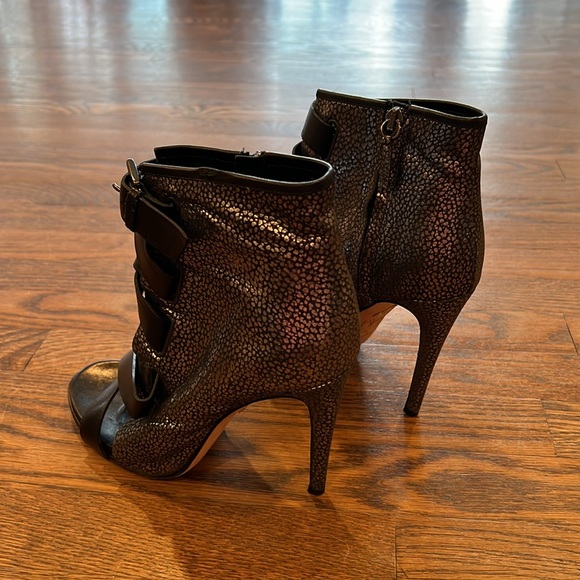 💕x2HP💕Diane von Furstenberg Radcliff Lace-Up Bootie metallic dark silver - Picture 9 of 14